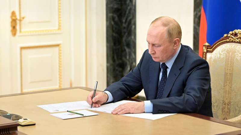 Путин одобрил сделку по приобретению "Русской элеваторной компании"