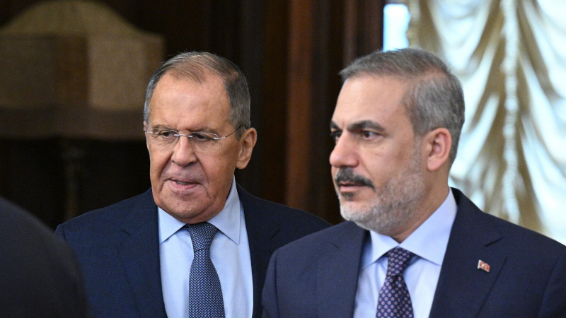 Главы МИД России и Турции обсудили сотрудничество в энергетике