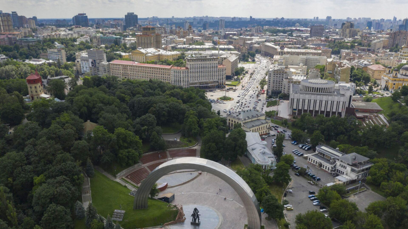 СМИ: протестующие в Киеве скачут и повторяют лозунги 2014 года