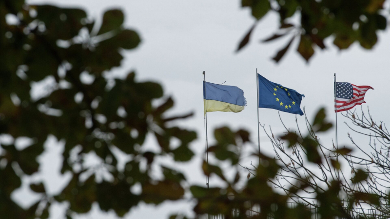 США и Европа могут возглавить "план Маршалла" по Украине, заявил Келлог