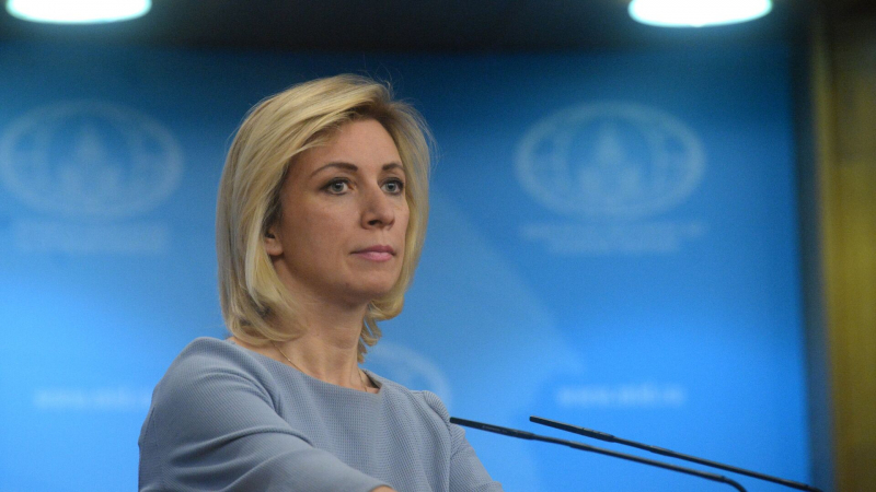 Захарова заявила, что не оскорбляла журналиста, защищавшего Зеленского