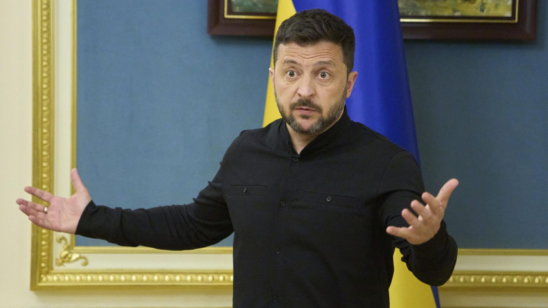 Зеленский сделал истеричное заявление после удара России по объектам ВСУ